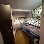 Holiday home трапезица за до 12 човека с безплатен паркинг, двор и веранди, в град търново Veliko Tarnovo