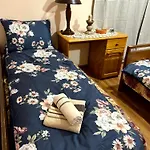 Holiday home трапезица за до 12 човека с безплатен паркинг, двор и веранди, в град търново