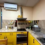 трапезица за до 12 човека с безплатен паркинг, двор и веранди, в град търново Holiday home Veliko Tarnovo