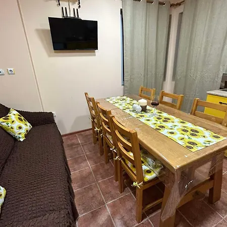 Holiday home трапезица с безплатен паркинг двор и веранди Veliko Tarnovo