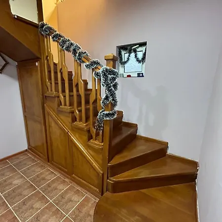 трапезица с безплатен паркинг двор и веранди Дом отдыха *