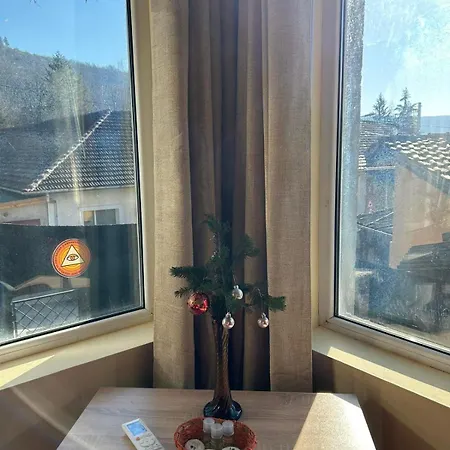 Holiday home трапезица с безплатен паркинг двор и веранди