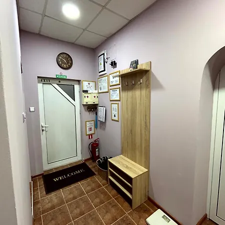 трапезица с безплатен паркинг двор и веранди *