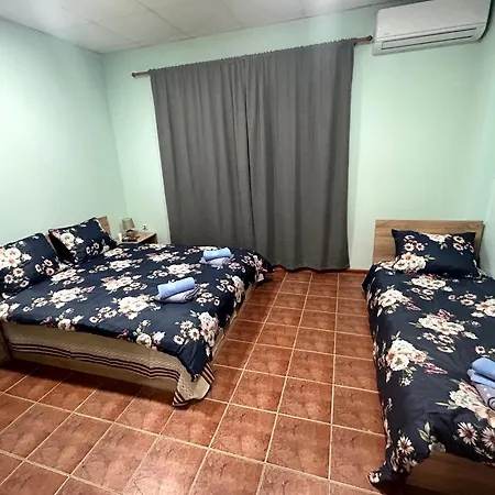 трапезица с безплатен паркинг двор и веранди *