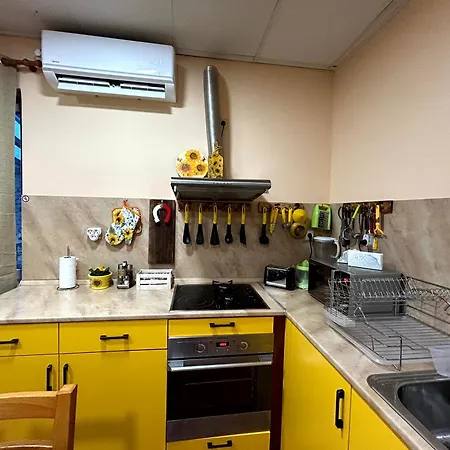 трапезица с безплатен паркинг двор и веранди Дом отдыха Велико-Тырново