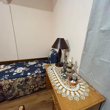 трапезица с безплатен паркинг двор и веранди Велико-Тырново