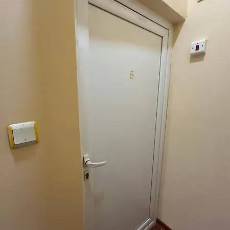 трапезица с безплатен паркинг двор и веранди Дом отдыха *