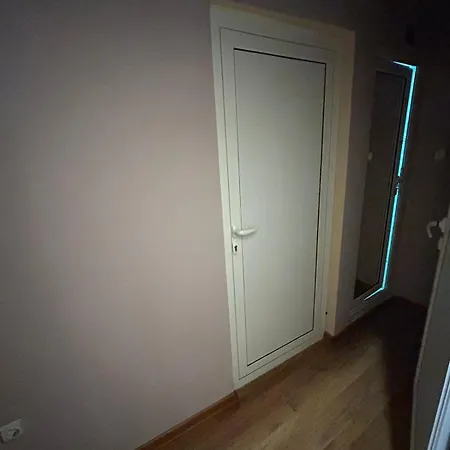 трапезица с безплатен паркинг двор и веранди Дом отдыха Велико-Тырново