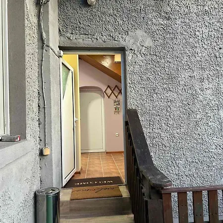 Дом отдыха трапезица с безплатен паркинг двор и веранди *