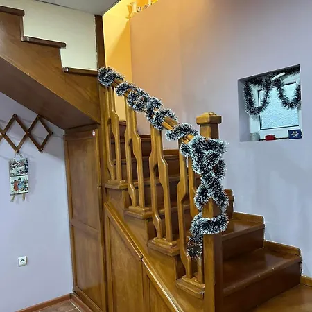 трапезица с безплатен паркинг двор и веранди Велико-Тырново