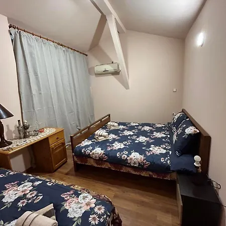 Дом отдыха трапезица с безплатен паркинг двор и веранди *