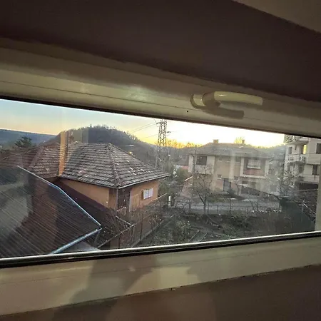 трапезица с безплатен паркинг двор и веранди * Veliko Tarnovo
