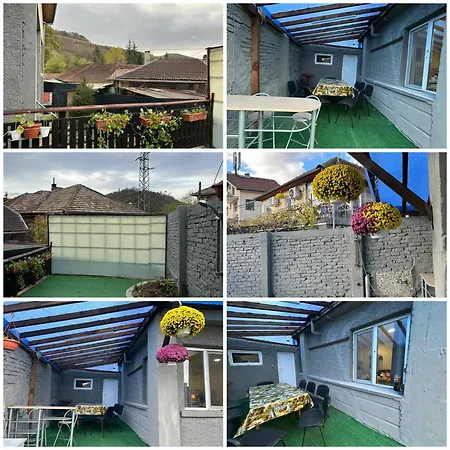 трапезица с безплатен паркинг двор и веранди Дом отдыха