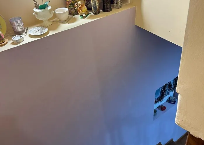 трапезица за до 12 човека с безплатен паркинг, двор и веранди, в град търново