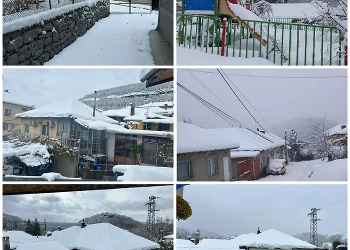 Holiday home трапезица за до 12 човека с безплатен паркинг, двор и веранди, в град търново Veliko Tarnovo